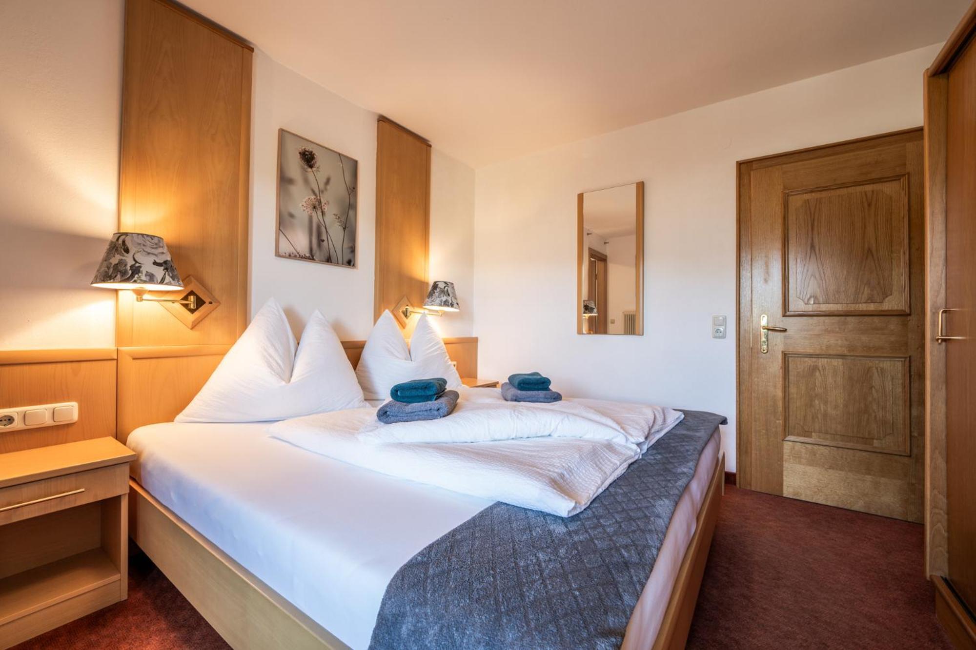 Oberlehenhof Villa Kaprun Room photo